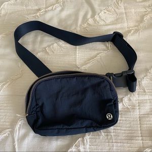Wear Everywhere Lululemon Belt Bag Navy